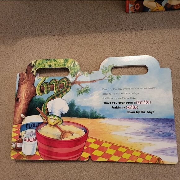 Bundle of 2 Large non-working sing-along books for toddlers - Picture 3 of 15